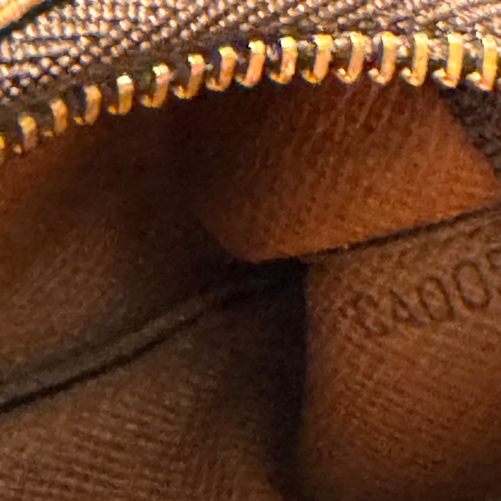 Louis Vuitton Key Pouch - Picture 8 of 8